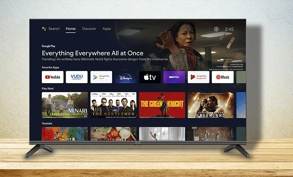 PEAQ okostelevízió Android TV felülettel, streaming alkalmazásokkal és filmajánlókkal a kijelzőn.