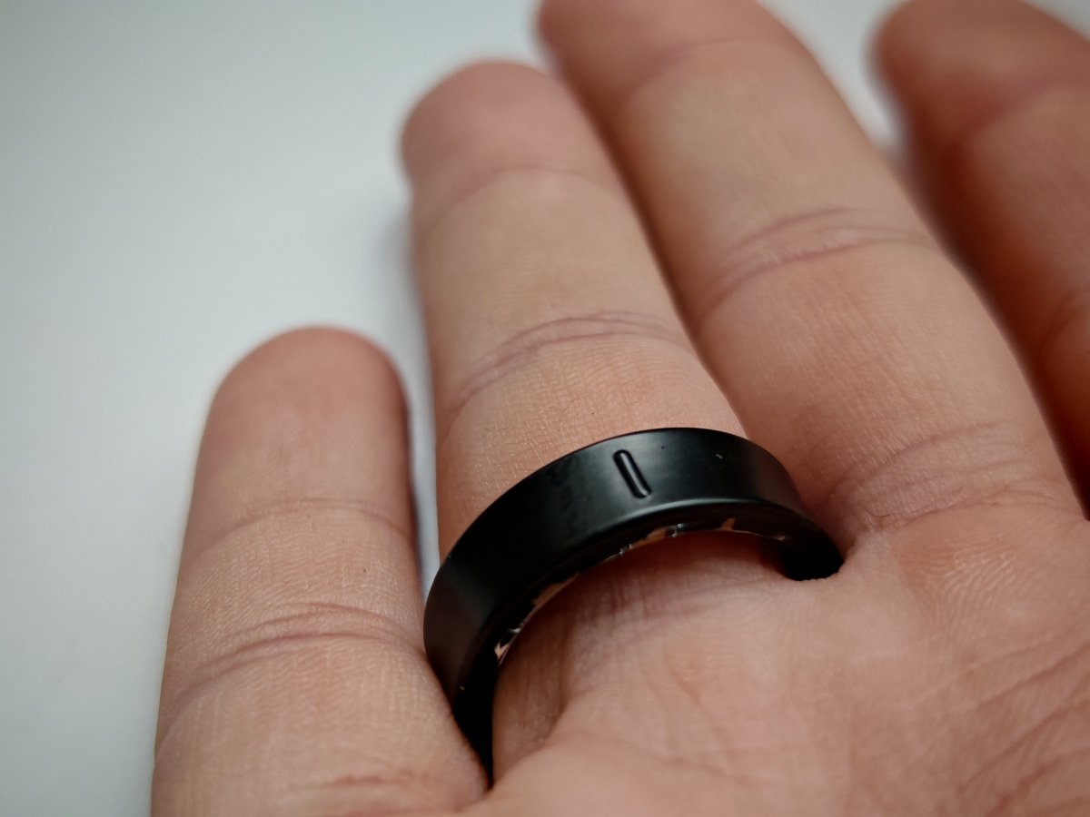 Samsung Galaxy Ring hordva