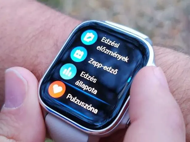Amazfit Cheetah Square okosóra menürendszere és edzéskövető funkciói csuklón
