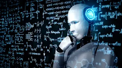 Humanoid mesterséges intelligencia robot matematikai képletekkel teli digitális háttér előtt.