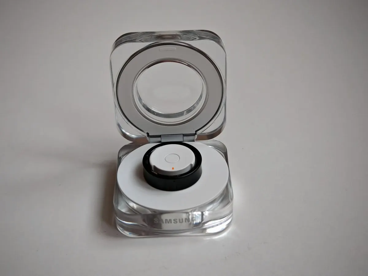 Samsung Galaxy Ring átlátszó dobozban