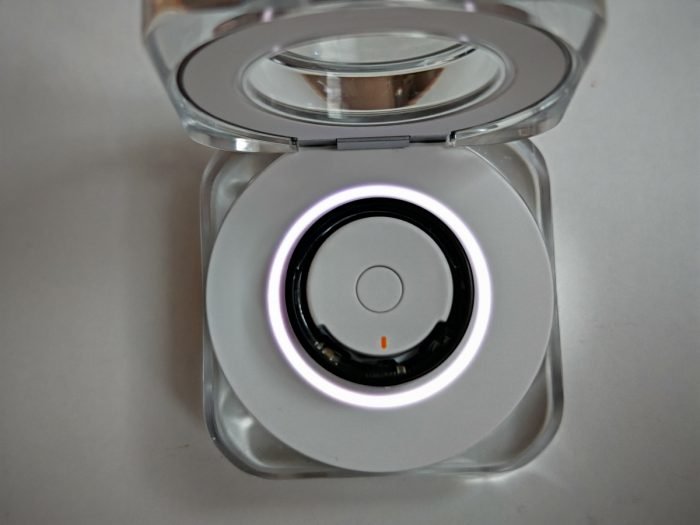 Samsung Galaxy Ring átlátszó dobozban