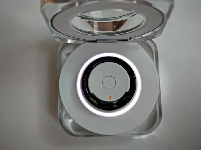 Samsung Galaxy Ring átlátszó dobozban