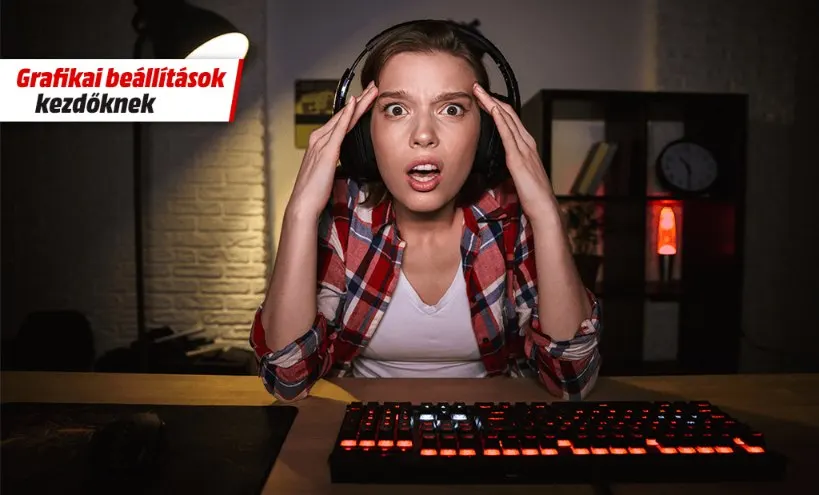 Zavarodott lány gamer fejhallgatóval a számítógép előtt a videojatekok-grafikai-beallitasok.png képen. Útmutató kezdőknek a beállításokhoz.