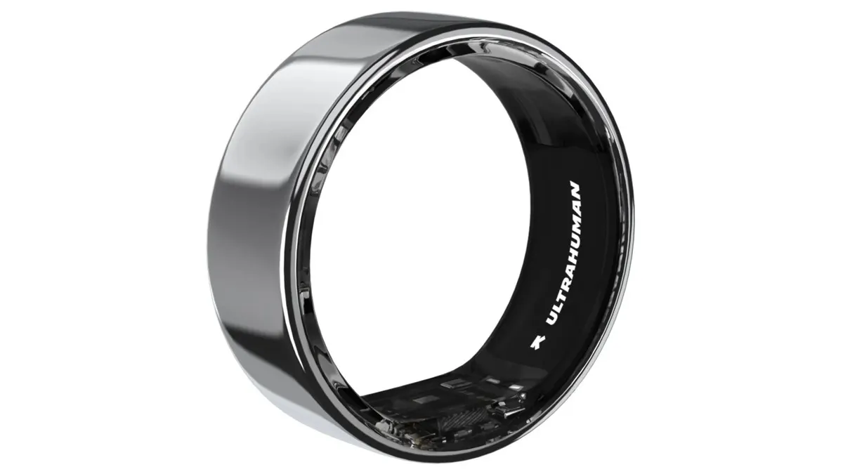 Der Ultrahuman Ring Air vor weißem Hintergrund.