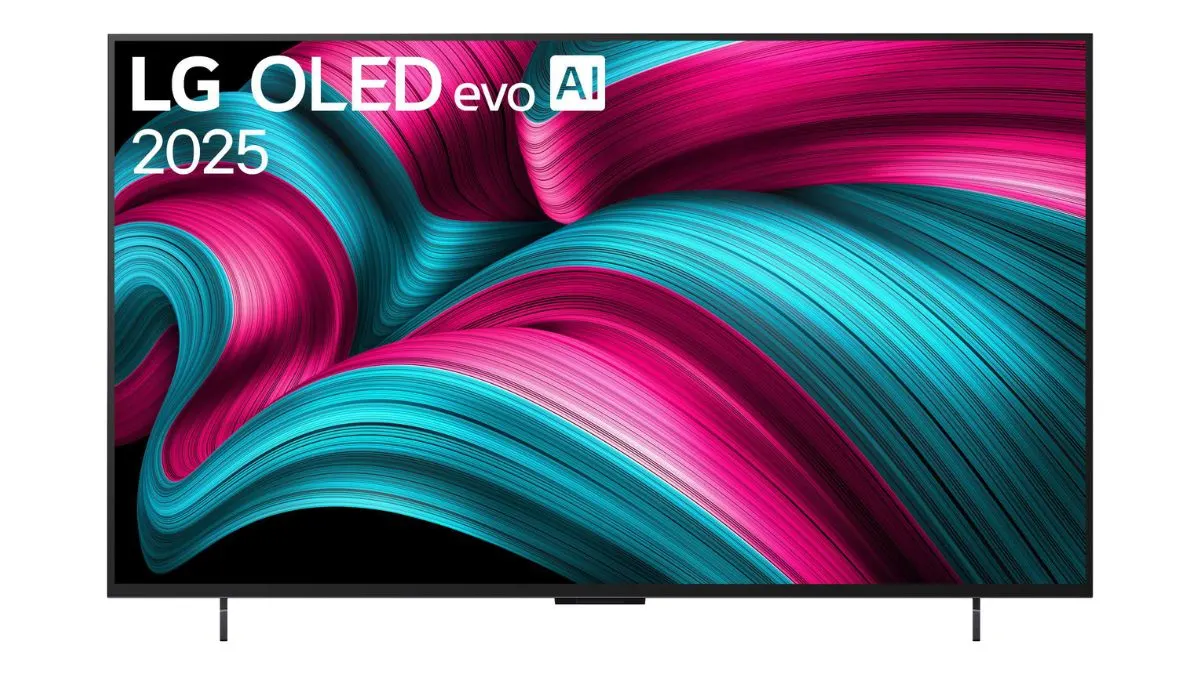 Der OLED-TV LG C5 vor weißem Hintergrund.