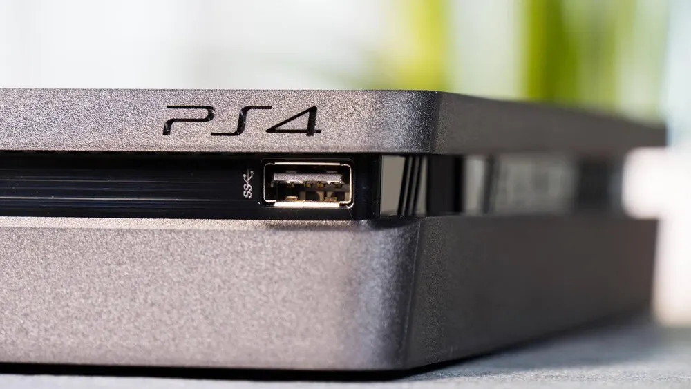 ps4 nahaufnahme mit usb slot