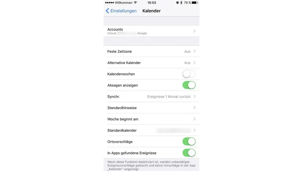 Kalender-Einstellungen auf einem Smartphone mit Optionen wie Accounts, Zeitzone und Kalenderwochen. Einige Optionen sind aktiviert.