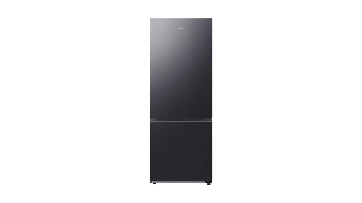 Die Samsung RB 53 DG 706 AB 1 EF vor einem weißen Hintergrund.