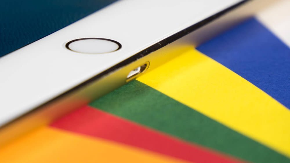 Lightning-Anschluss und Touch ID eines iPads
