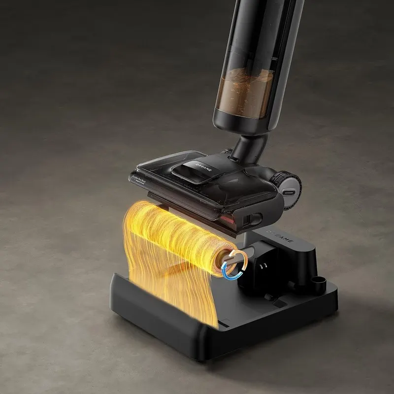 DREAME H12 Pro Flexlite Nass-/Trockensauger, Akkubetrieb DREAME H12 FlexLite Nass-/Trockensauger in der Ladestation mit animierter Darstellung der Rollbürsten-Selbstreinigung.