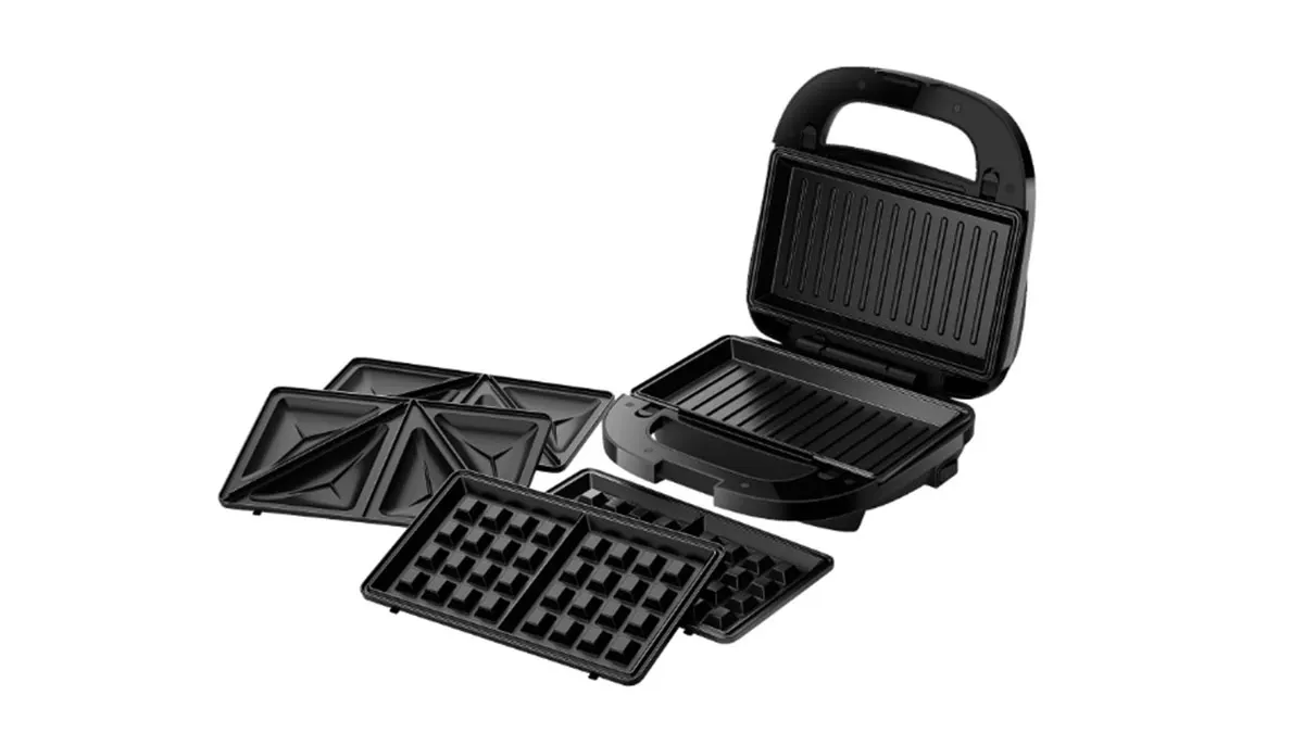 Der Sandwichmaker Philips HD2350/80 5000 Series mit Wechselplatten auf weißem Hintergrund.