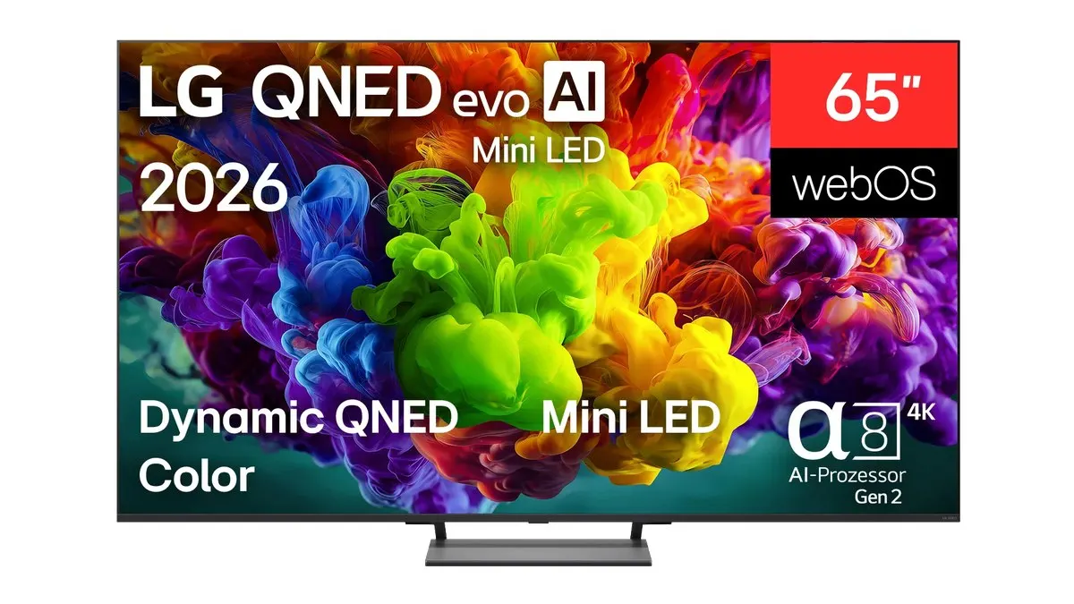 Der LG QNED93B6A vor einem weißen Hintergrund.