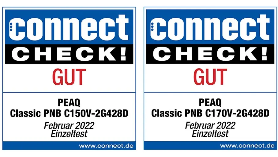 Zwei weiße Schilder mit blauem Rand. Text: "connect CHECK! GUT PEAQ Classic PNB C150V-2G428D/C170V-2G428D Februar 2022 Einzeltest www.connect.de".