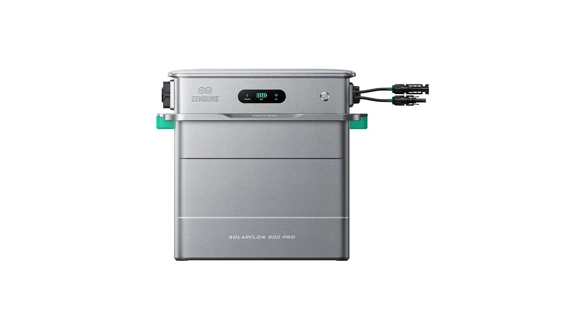 Der Zendure SolarFlow 800 Pro Speicher vor weißem Hintergrund.