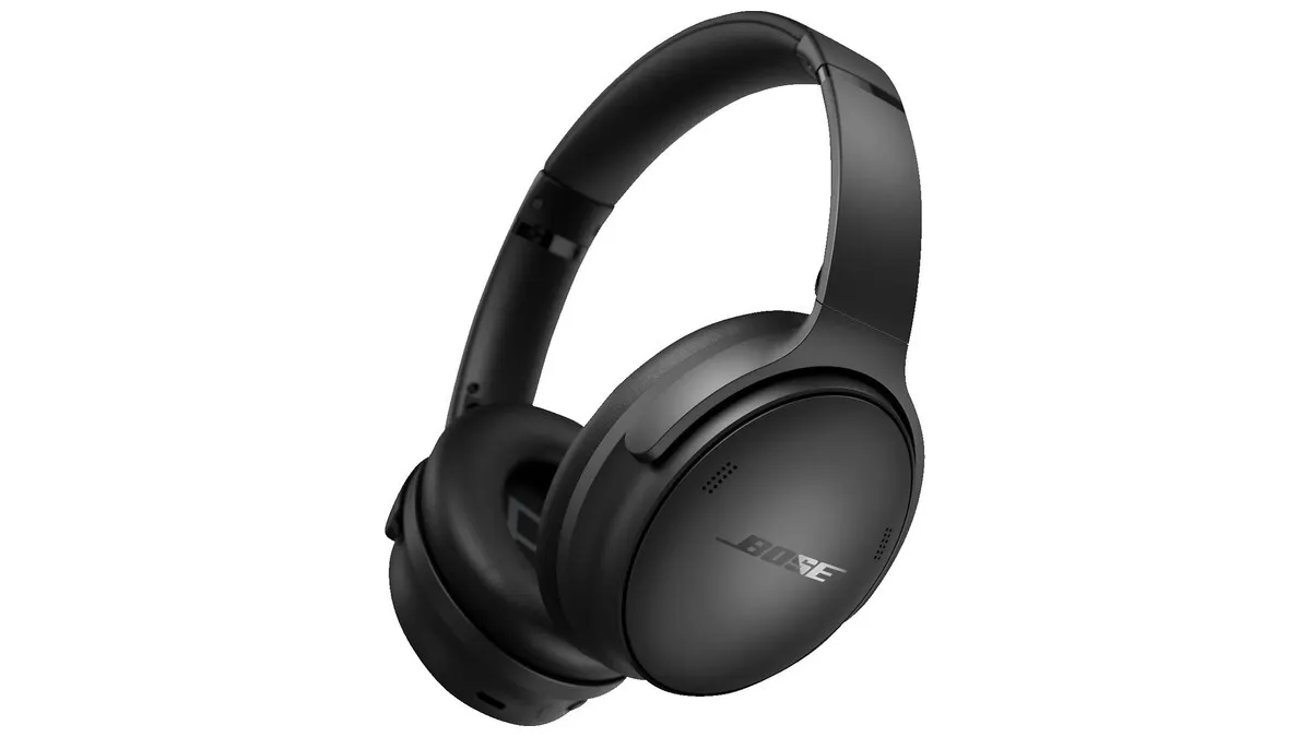 Die Bose QuietComfort Headphones vor weißem Hintergrund.