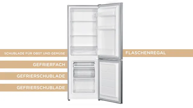 Ein leerer, offener, grauer Kühl- und Gefrierschrank mit Regalen und Schubladen vor einem weißen Hintergrund.