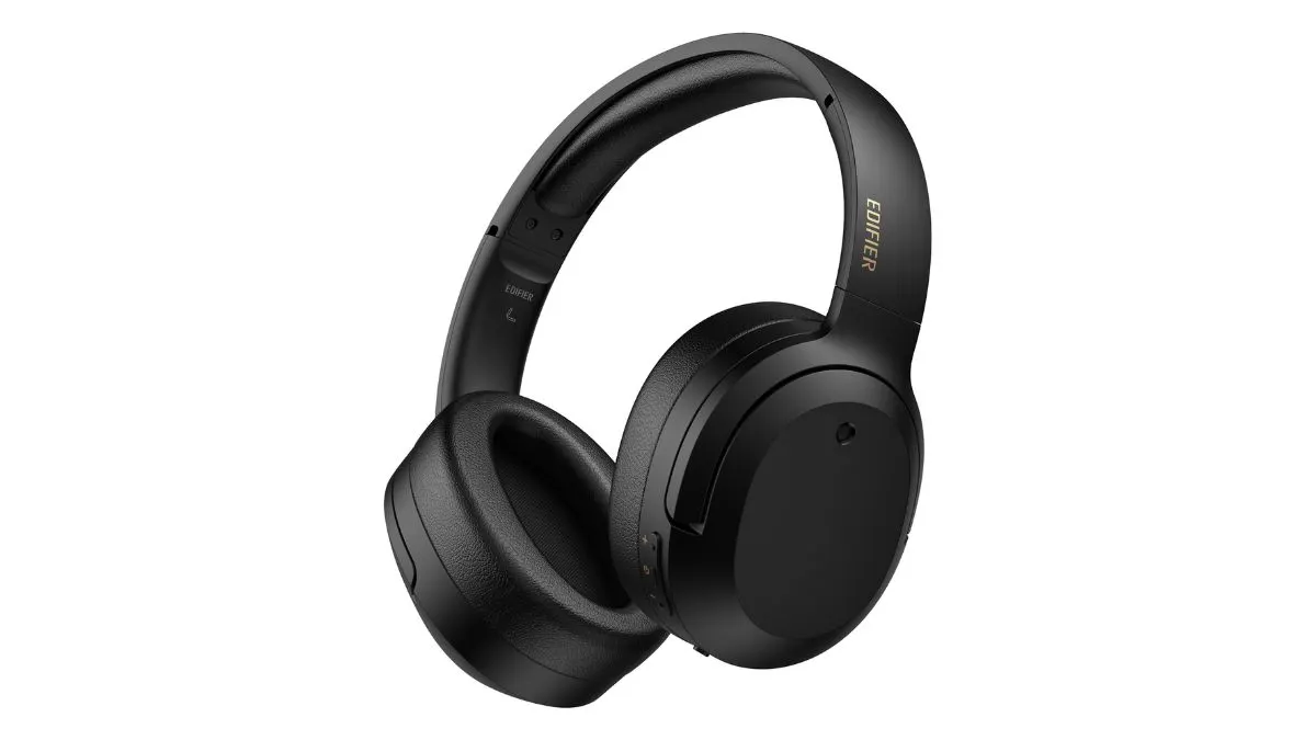 Der Over-Ear-Kopfhörer Edifier W820NB Plus vor weißem Hintergrund.