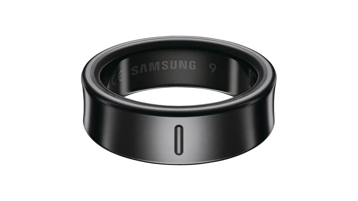 Der Samsung Galaxy Ring vor weißem Hintergrund.