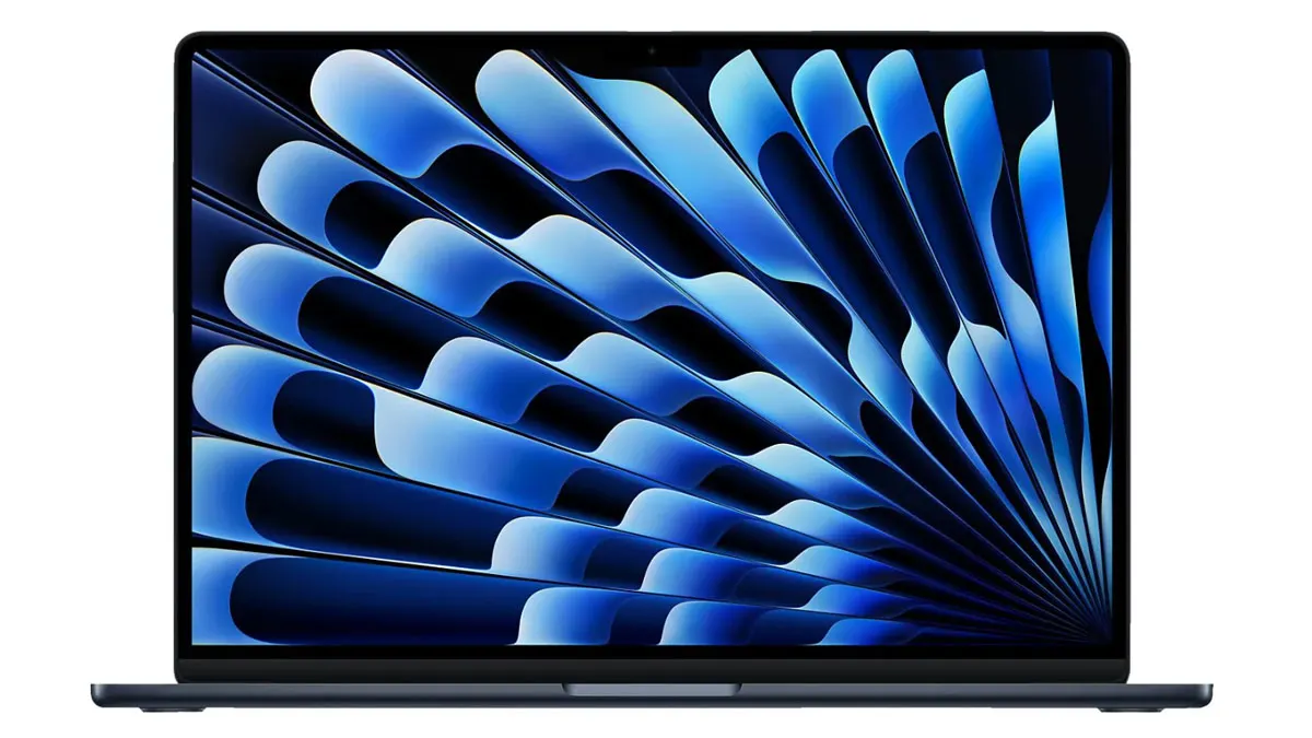 Apple MacBook Air in der Farbe Mitternacht, mit abstraktem blau-schwarzem Muster auf dem Bildschirm.