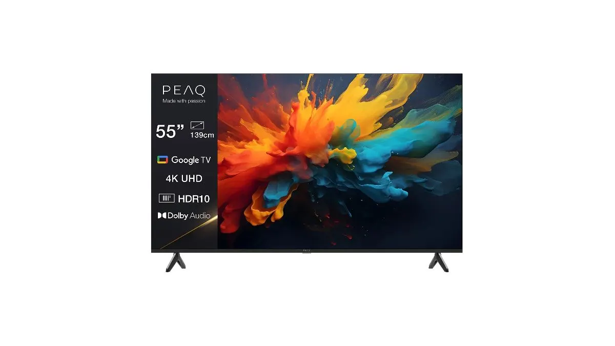 Der PEAQ PTV 55GU-5025T von vorne betrachtet vor weißem Hintergrund