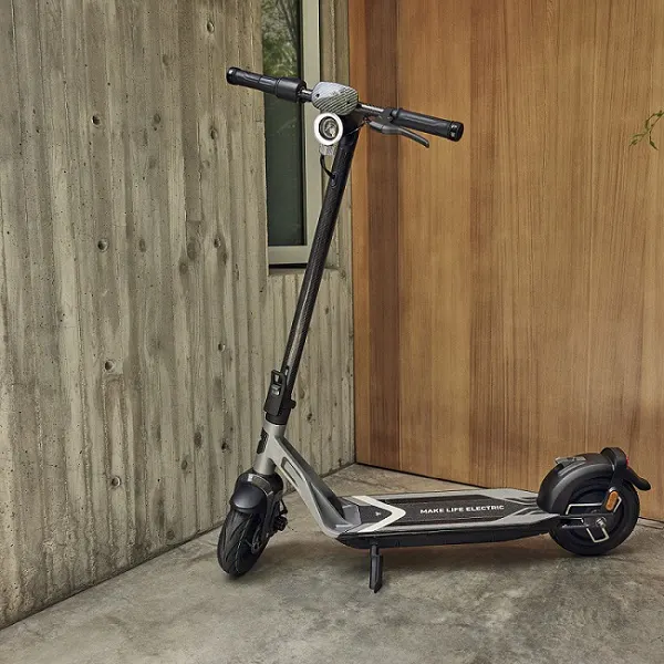 Sicherheitsmerkmale des NIU KQi Air E-Scooters.