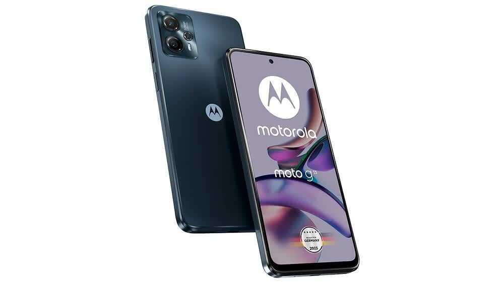 Das Motorola Moto G13 in der Front- und Rückansicht.