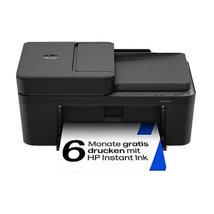 Schwarzer Multifunktionsdrucker mit Dokumenteneinzug; vorne ragt ein Blatt heraus mit Text: '6 Monate gratis drucken mit HP Instant Ink'.