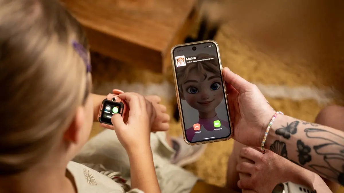 Franzis Tochter ruft mit der imoo Z7 auf Franzis Handy an.