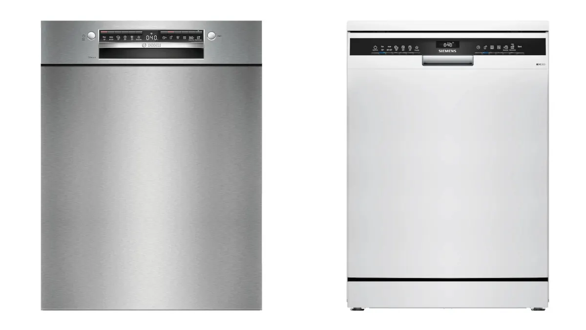 Der Bosch SMU4HTS14E (links) neben dem Siemens SN23EW03ME vor weißem Hintergrund.