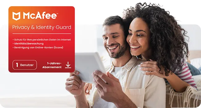 Ein Paar lächelt und hält ein Tablet. Links ist ein rotes McAfee-Sicherheitslogo mit Text.