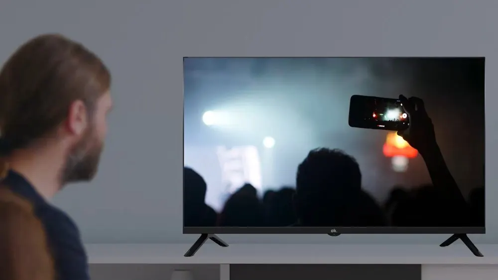 mann_schaut_ok_tv