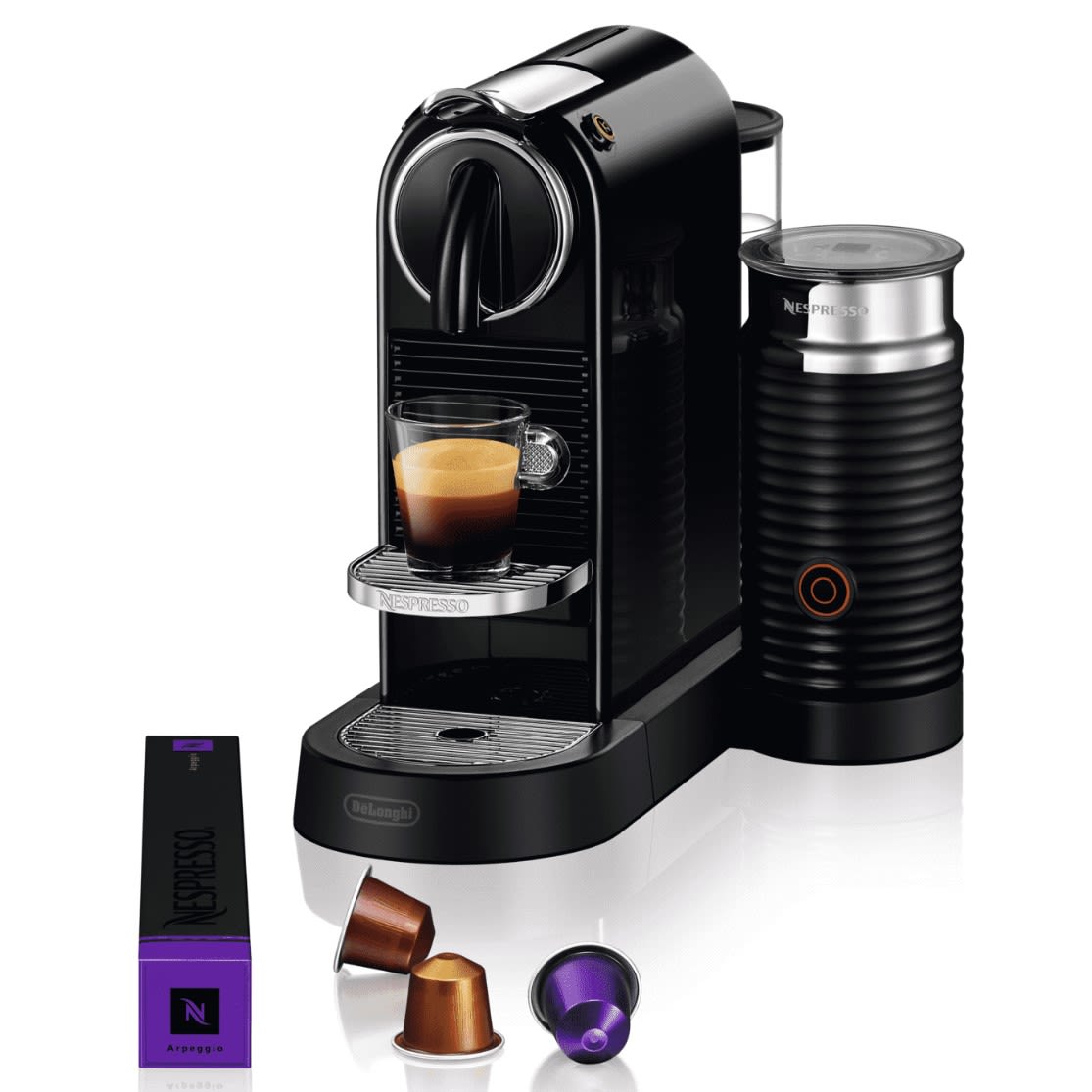 DELONGHI Nespresso EN 267.BAE Citiz&Milk Kapselmaschine mit passenden Kapseln und einer Tasse Kaffee