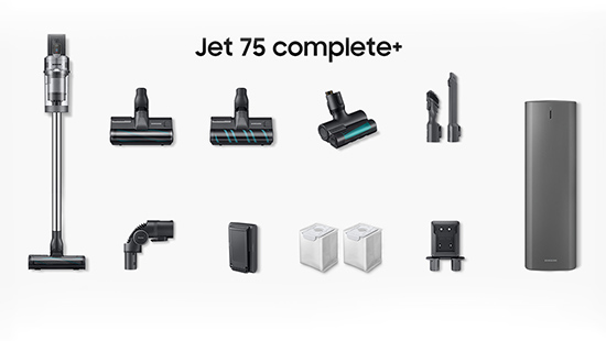 Staubsauger mit Aufsätzen: Bürsten, Akku, Ladestation. Das Gerät ist silberfarben und schwarz auf weißem Hintergrund.
