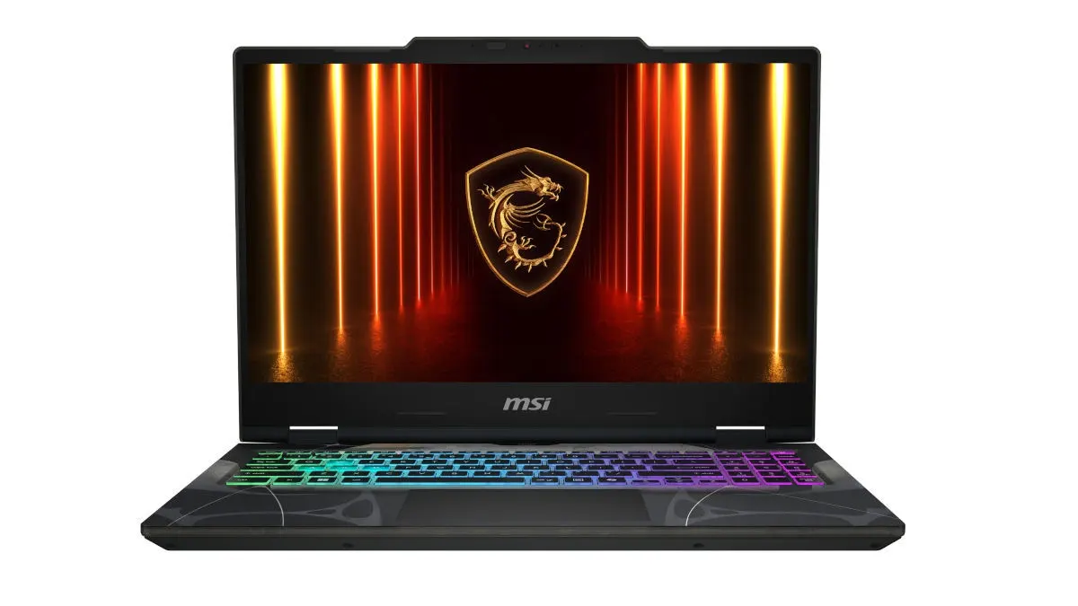 Der MSI Cyborg 15 B13WFKG-827 vor weißem Hintergrund.