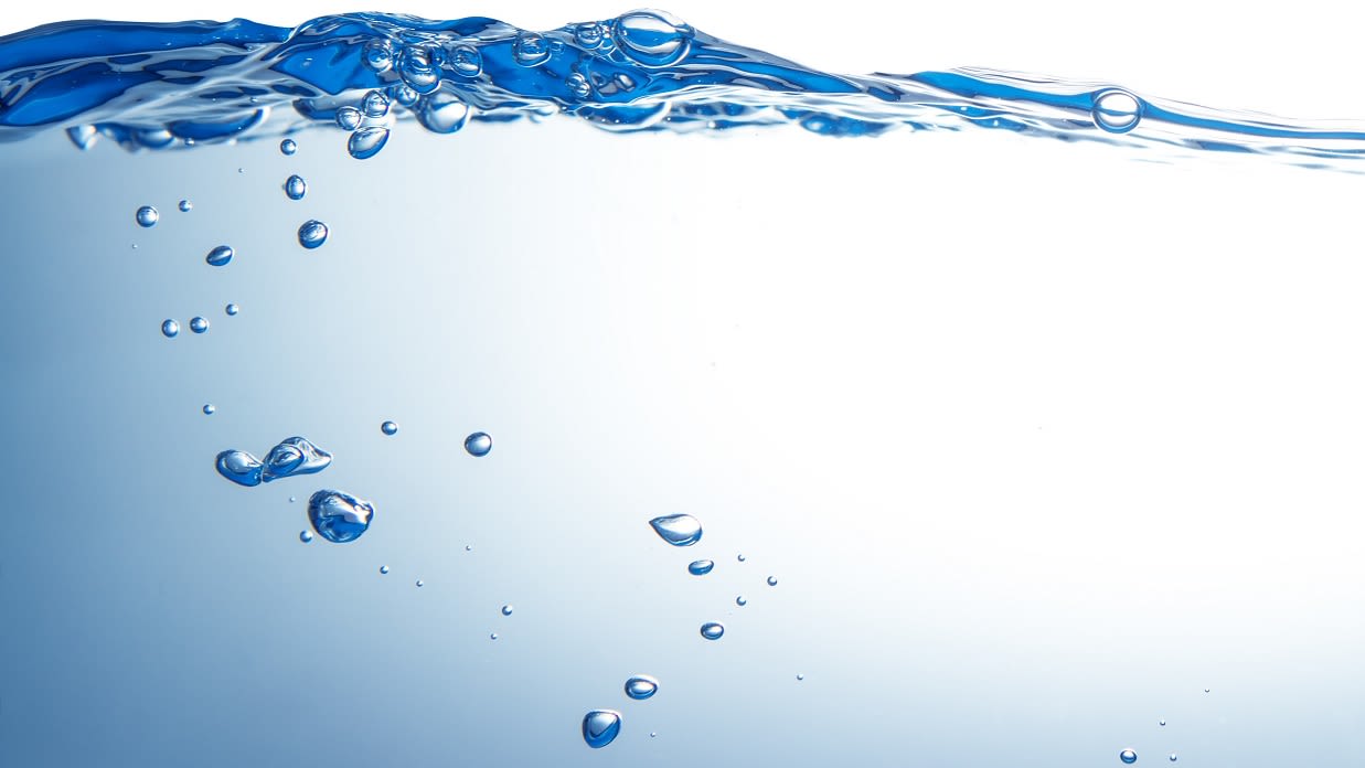Animation von blauen Wassertropfen symbolisieren das Wasser für den DELONGHI DLS C002 Wasserfilter