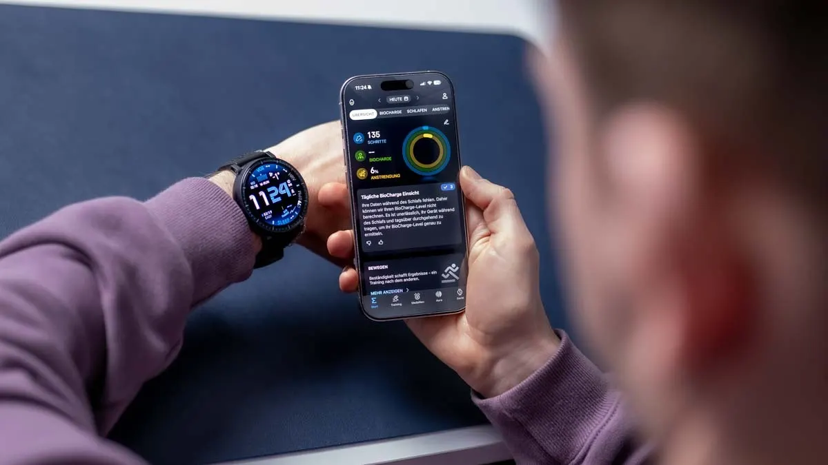 Niklas hat die Zepp-App auf dem iPhone geöffnet, die verschiedene Gesundheitsdaten zeigt.