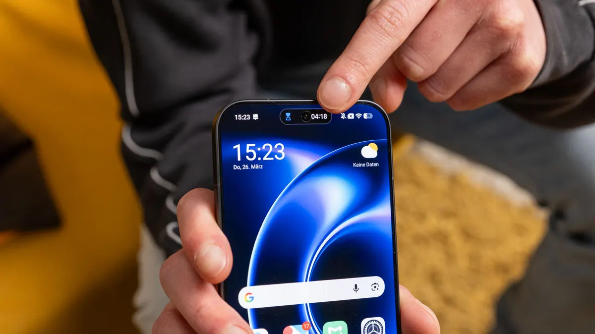 Alex zeigt auf einen laufenden Timer in der HyperIsland auf dem Xiaomi 17 Ultra.