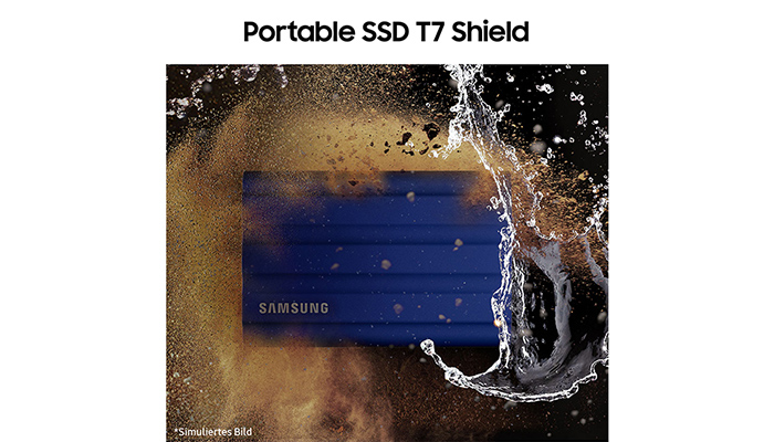 Eine blaue Samsung SSD ist von Wasser und Staub umgeben, die auf ihre Robustheit hinweisen.