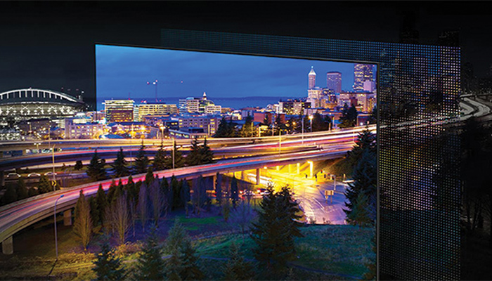 Tiefes Schwarz, reines Weiß und lebendige Farben