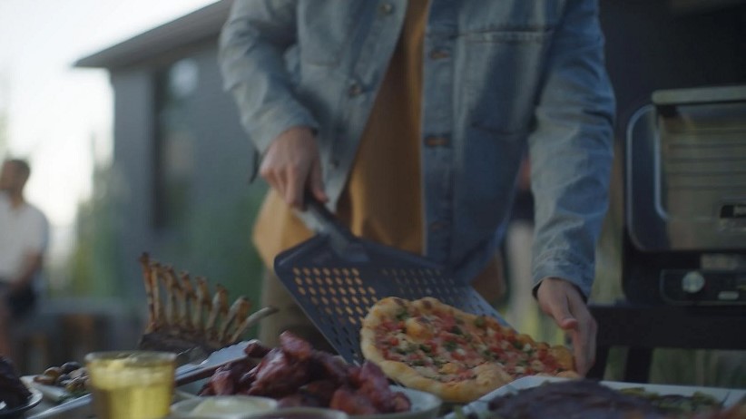 Der NINJA OO101EU Woodfire Outdoor Oven Elektrogrill bietet dir verschiedene Programme.