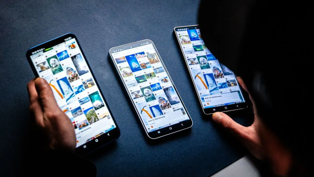 TURN ON Redakteur Alex führt einen Benchmark-Test auf drei Samsung-Smartphones aus.