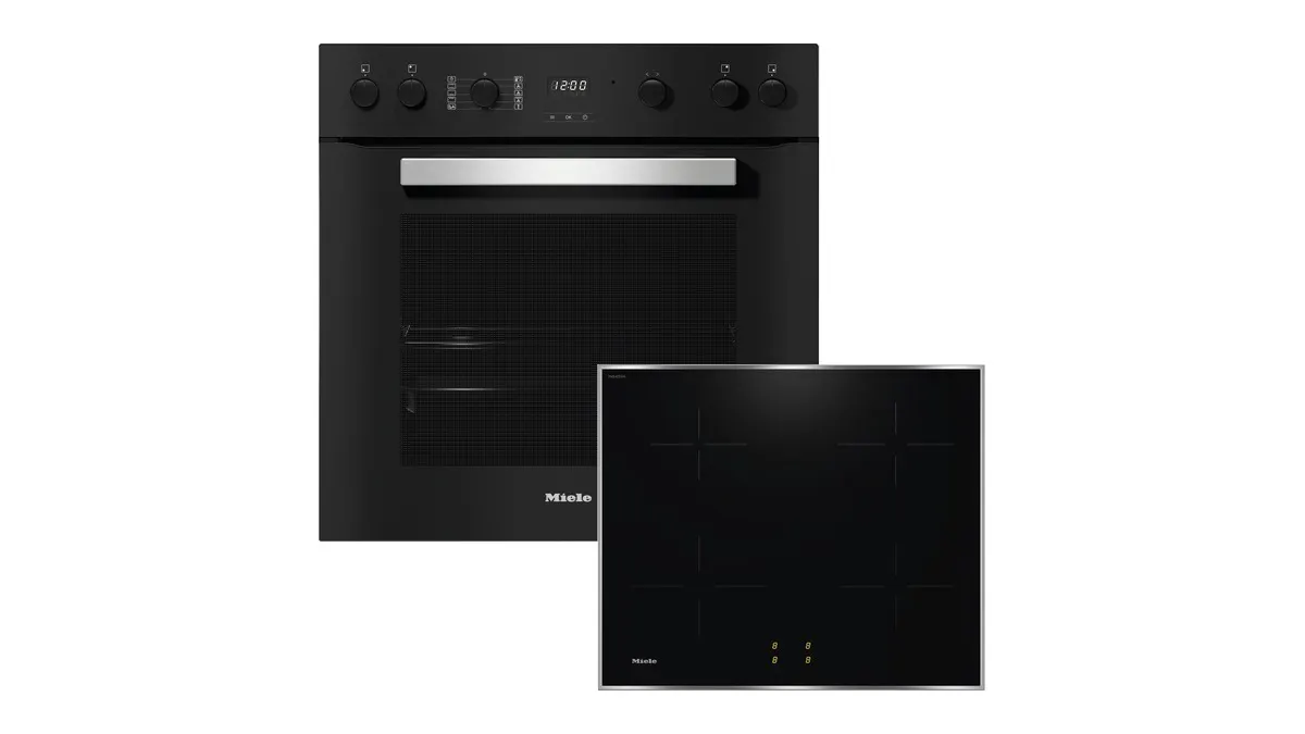 Das Miele TwinSet Comfort Einbauherdset vor einem weißen Hintergrund.