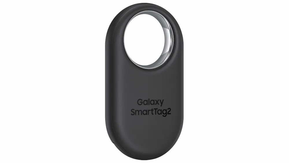 Ein schwarzer Galaxy SmartTag2 vor weißem Hintergrund.