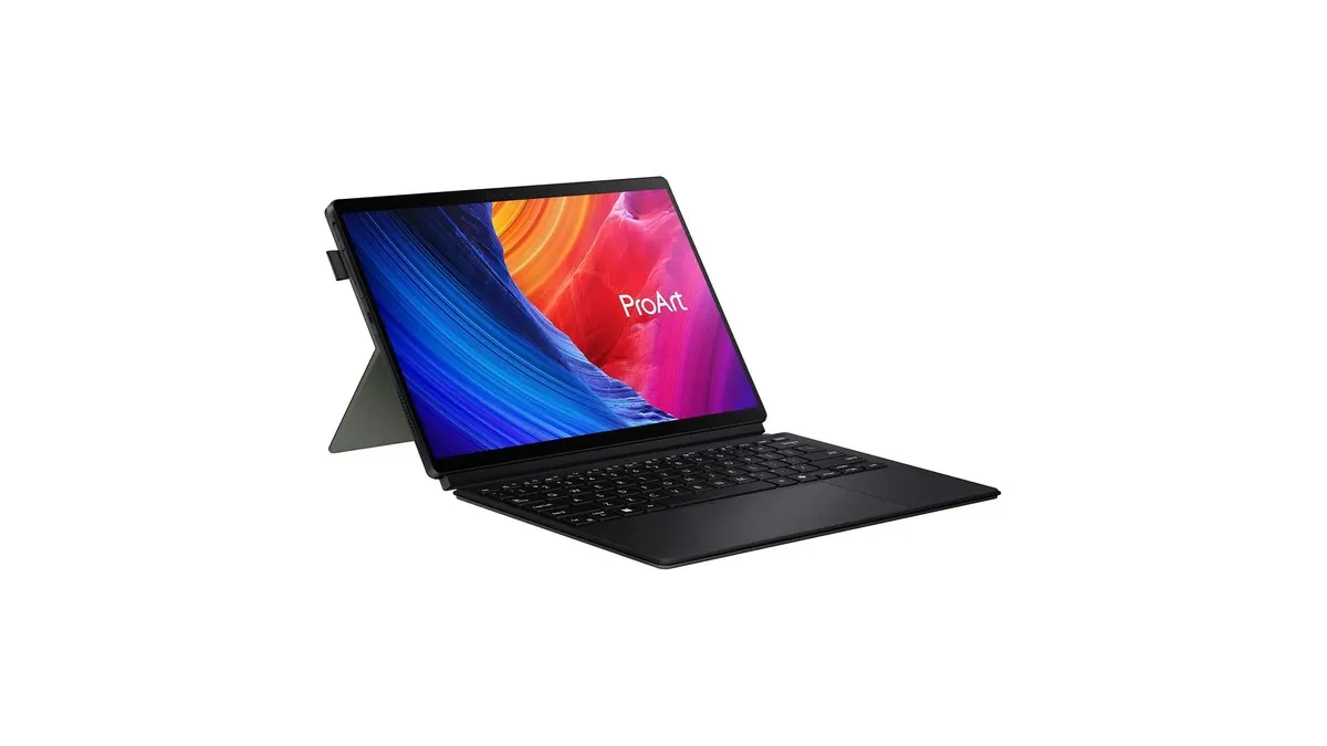 Das Asus ProArt PZ13 vor weißem Hintergrund.