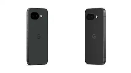 Das Google Pixel 10a (links) und das Google Pixel 9a (rechts) vor weißem Hintergrund.