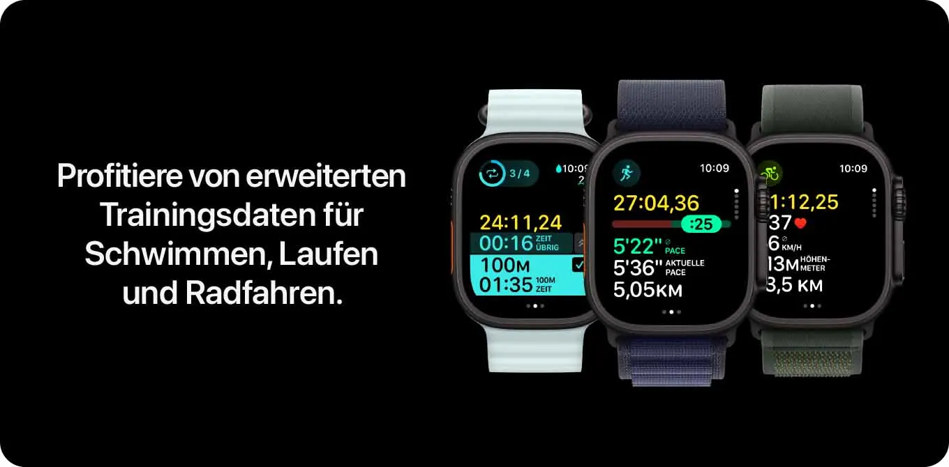 Drei Smartwatches mit farbigen Armbändern zeigen Trainingsdaten für Schwimmen, Laufen und Radfahren auf schwarzem Hintergrund.