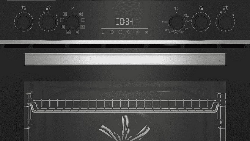 Közeli kép a BEKO BBUM13329XS beépíthető tűzhelykészlet LED kijelzőjével ellátott vezérlőpanelről