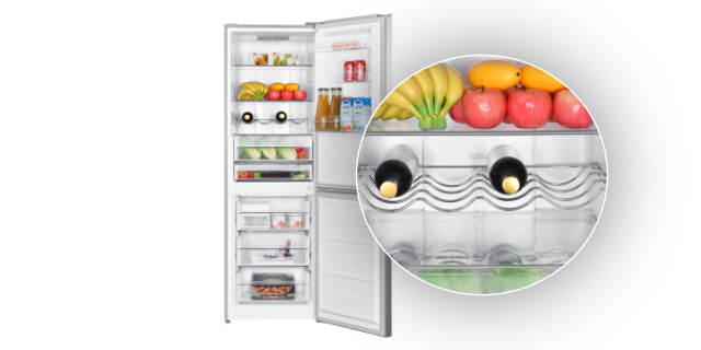 Die Kühlgefrierkombination von KOENIC bietet einen Nutzinhalt von insgesamt 323 Liter