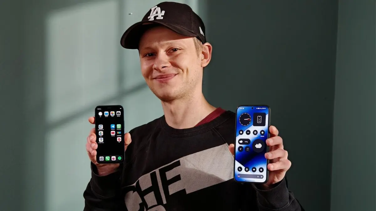 Alex hält ein iPhone 12 mini und ein Nothing Phone (2a) Plus in die Kamera.
